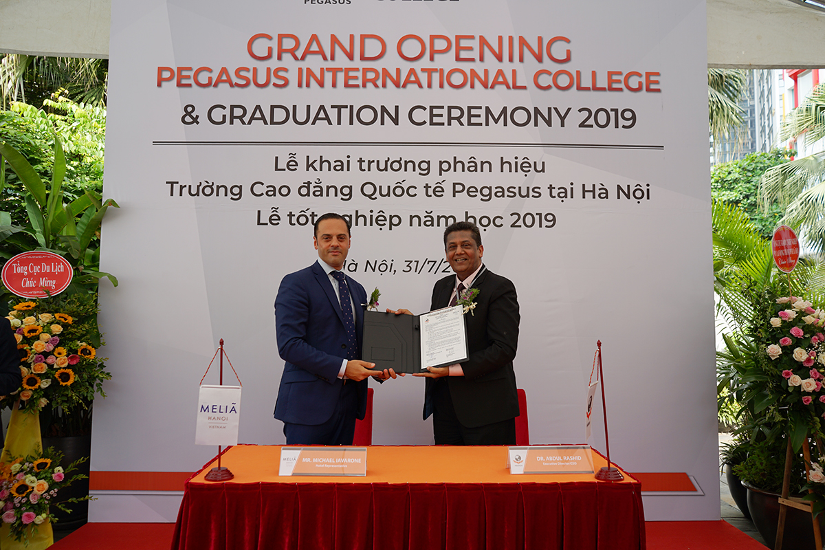 Lễ ký Biên bản ghi nhớ hợp tác giữa trường Cao đẳng Pegasus với khách sạn Melia Hanoi