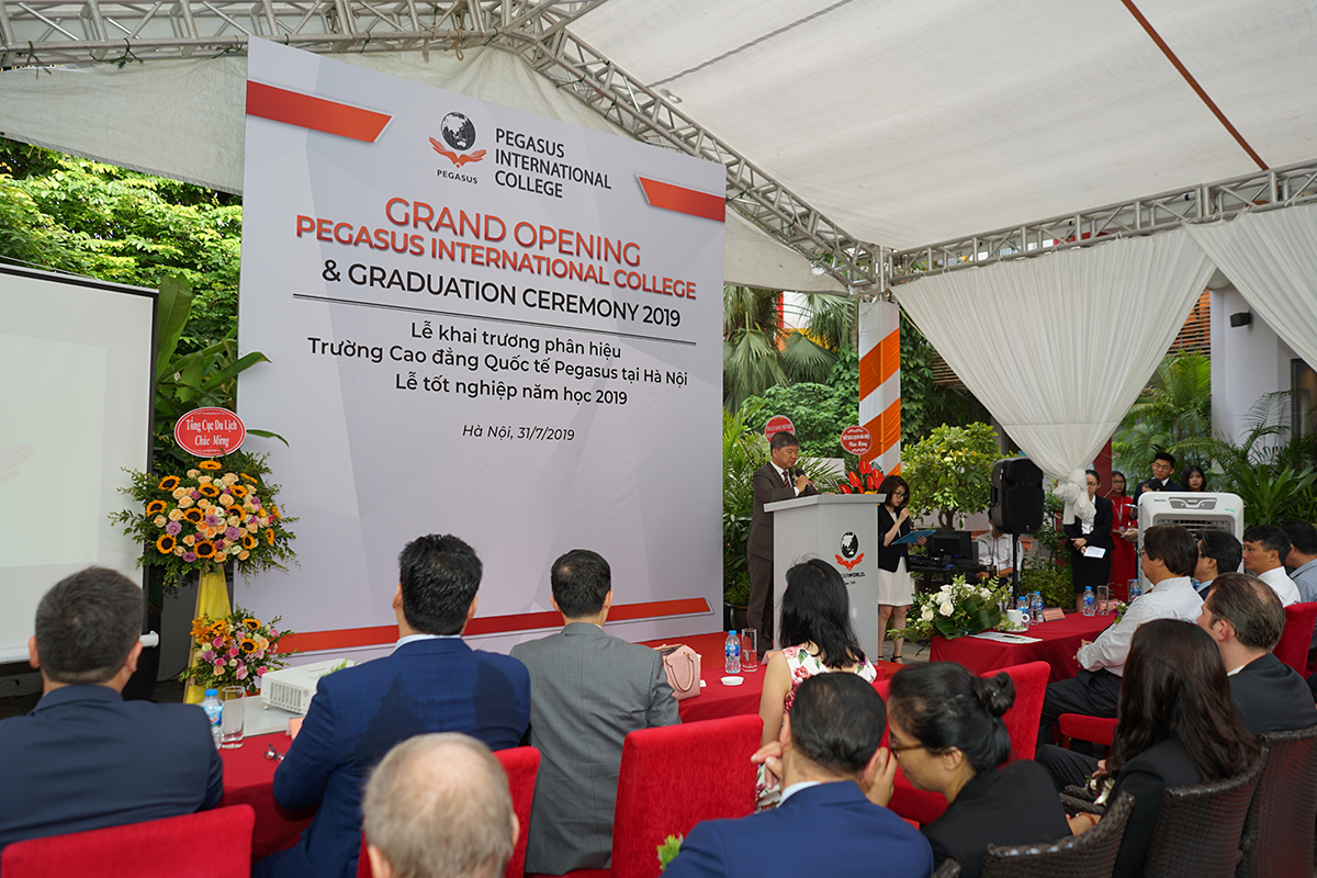 Ông Ricky Tan, Chủ tịch HĐQT CTCP Tư vấn và Đầu tư Pegasus phát biểu khai mạc