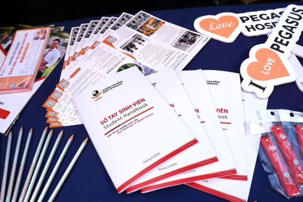 Học Cao đẳng Nên Học Ngành Gì Lương Cao & Dễ Xin Việc?