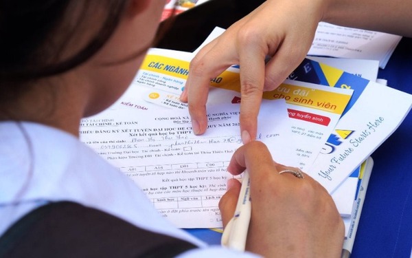 Xét học bạ giúp giảm áp lực thi cử, tăng cơ hội học tập tại trường cao đẳng hoặc đại học mong muốn