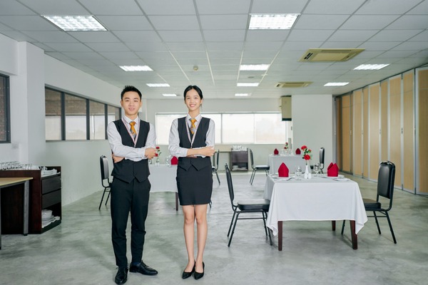 Người không giỏi giao tiếp vẫn có cơ hội phát triển trong ngành Khách sạn - Dịch vụ