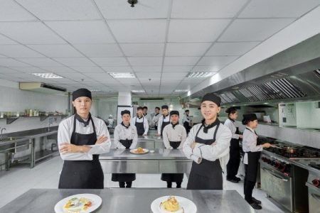 Được đào Tạo Bài Bản, Có Bằng Cấp Công Nhận Sẽ Giúp đầu Bếp Nhân đôi Cơ Hội Làm Việc Tại Các Doanh Nghiệp Lớn Trong Và Ngoài Nước