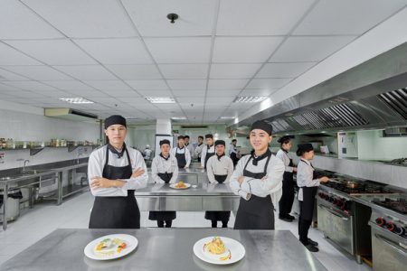 Ngành đầu Bếp Có Bị AI Thay Thế Không Khi Công Nghệ Ngày Càng Phát Triển