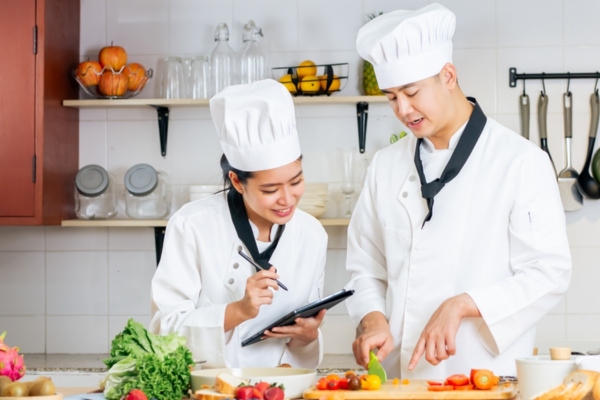 Ngành Bếp có gì hấp dẫn mà nhiều bạn trẻ Gen Z lựa chọn theo học?