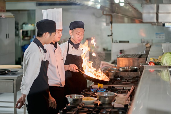 Nhiệm vụ của F&B Manager? Làm thế nào để trở thành F&B Manager?