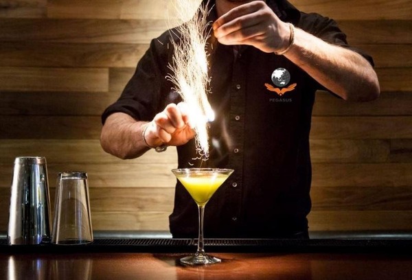 Nhu cầu tuyển dụng nghề Bartender ngày càng tăng, đặc biệt trong bối cảnh ngành du lịch - dịch vụ phát triển mạnh mẽ