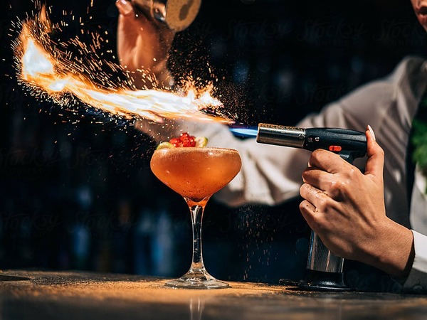 Sự sáng tạo và độc đáo trong từng sản phẩm chính là yếu tố giúp Bartender giữ chân khách hàng và khẳng định dấu ấn cá nhân trong ngành