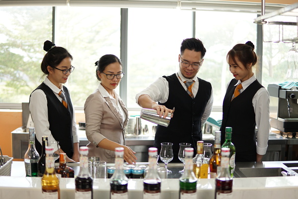 Trường Cao đẳng Quốc tế Pegasus là đơn vị đào tạo nghề Bartender hàng đầu hiện nay