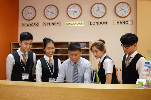 CEO khách sạn là người định hướng chiến lược và nâng tầm trải nghiệm dịch vụ