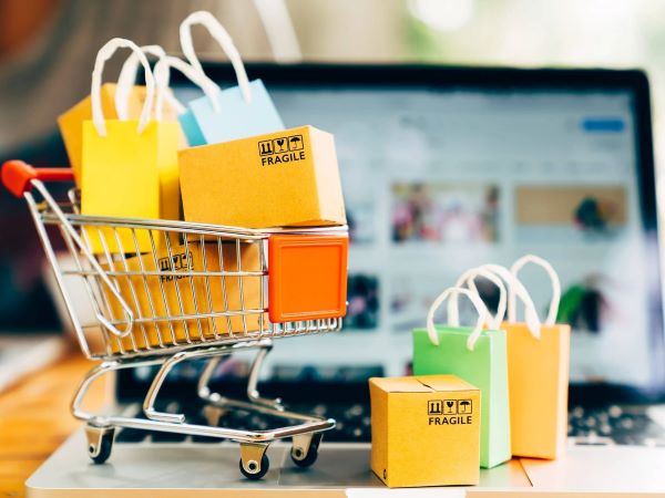 Bán hàng Online phù hợp với nhiều bạn nữ